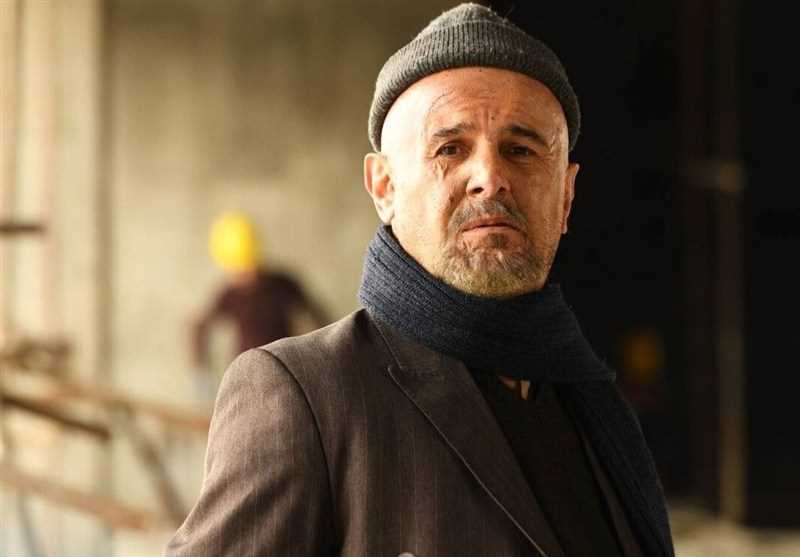 قایق‌سواری صدرعاملی در آبهای کم عمق تهران