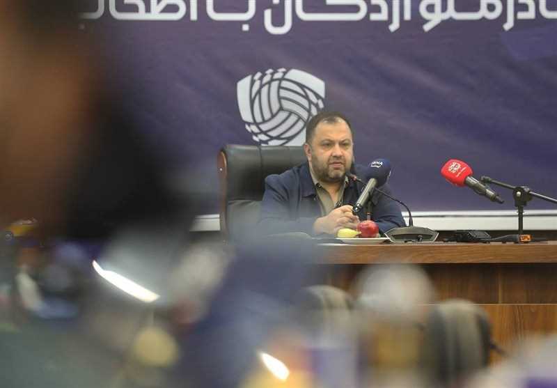 بابایی: اخباری صاحب‌خانه است و جدا نمی‌شود/ سپاهان به ما نامه بزند