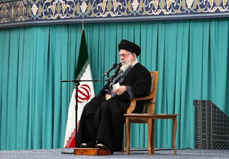 امام خامنه ای: ملت ایران کمر فتنه را شکست